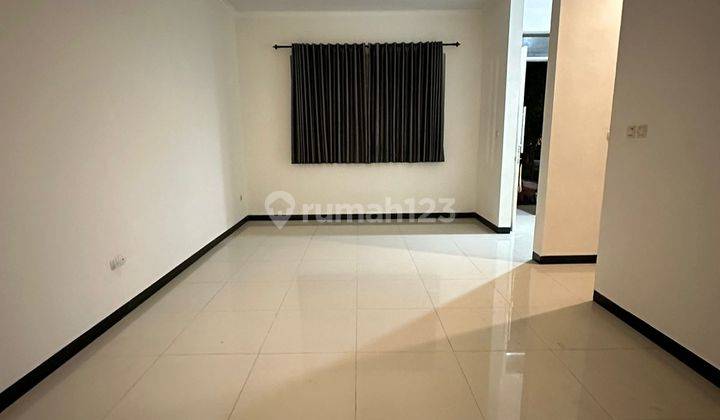 Disewakan Rumah 2 Lantai di Taman Kopo Indah TKI 5 1