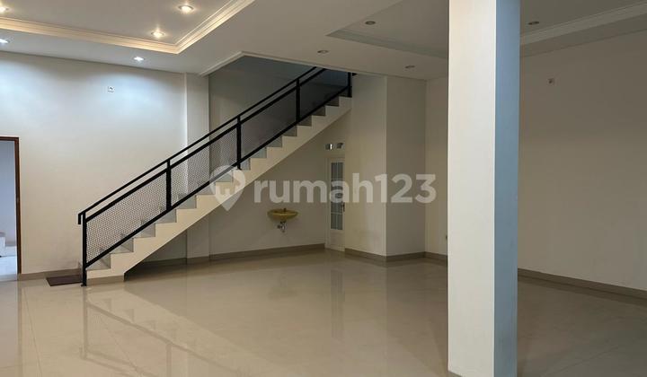 Disewakan Ruko Strategis Siap Huni di Jalan Nanjung 1