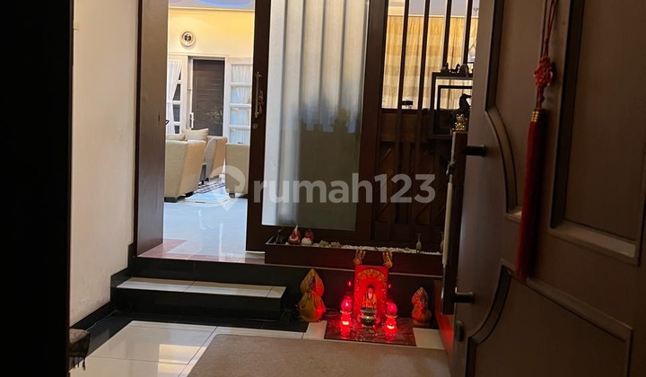 Dijual Rumah di Johar Golf