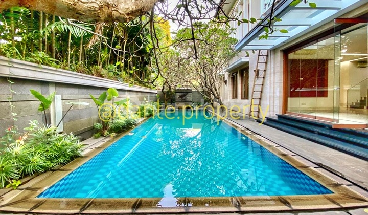 Rumah Baru Dan Megah Kawasan Nyaman Area Sekolah Duta