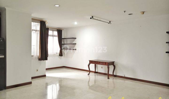 Midtown Residence 3 BR Lantai Tengah Strategis Dekat Citos 2