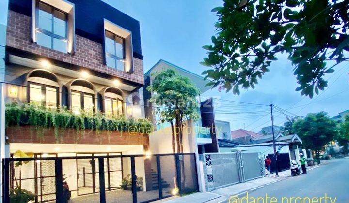 Minimalis Cantik Dengan Swimming Pool Rooftop Garden 2