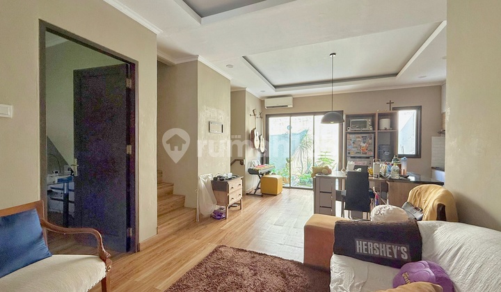 Minimalist 2 Story Montreal Toronto Cluster 2