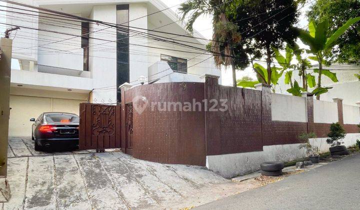 Rumah 2 Lantai Terawat Area Bangka Harga Menarik 1