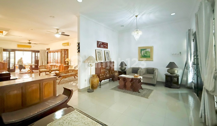 Rumah Di Area Dekat Senopati Jalan Lebar Kawasan Tenang 1