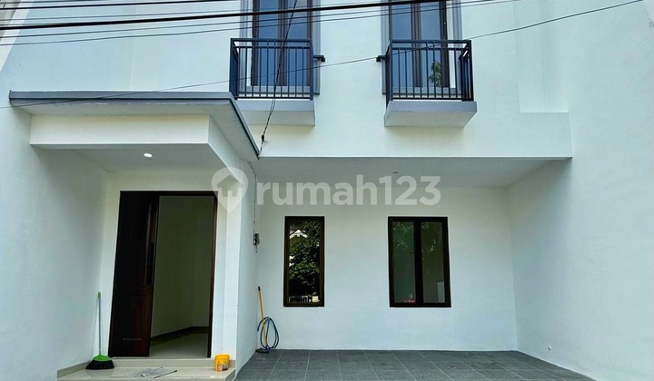 Fresh! Area Nyaman & Aman Tebet Barat Dekat Taman Besar