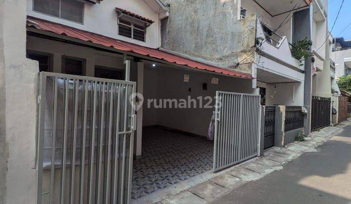 Rumah 1,5 Lantai di Tanjung Duren Selatan 2