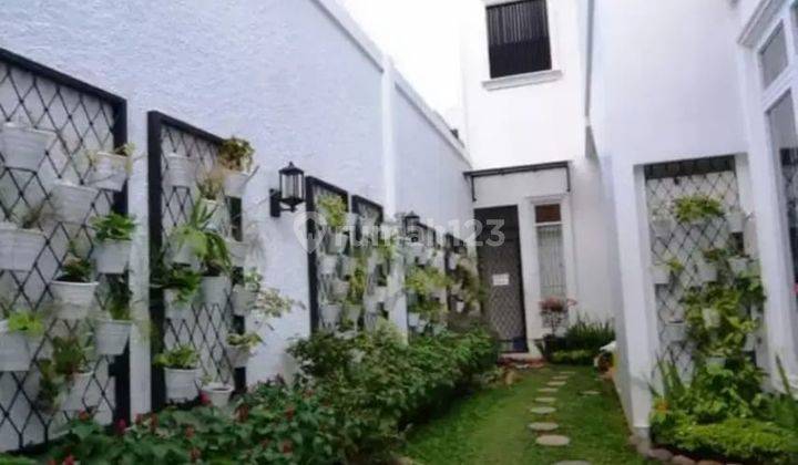 Rumah mewah siap huni di Jalan Cimahi, Menteng, Jakarta Pusat 2