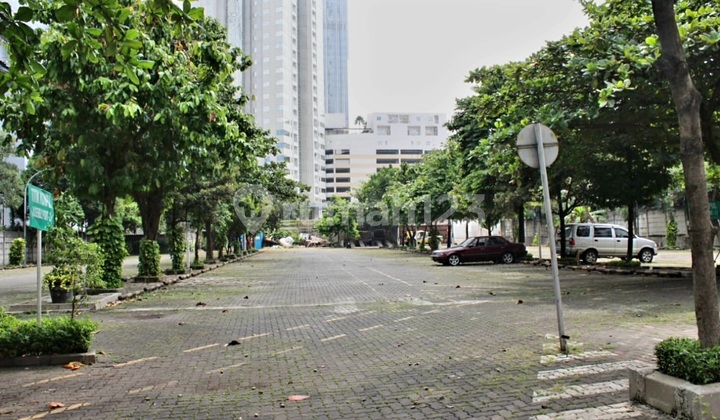 Gedung di Kebon Jeruk, Jakarta Barat zona komersil bisa untuk kantor, apartemen dan usaha lainnya 7