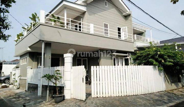 Rumah Hook 2 Lantai Asri Cantik Di Griya Loka Bsd Tangsel 1