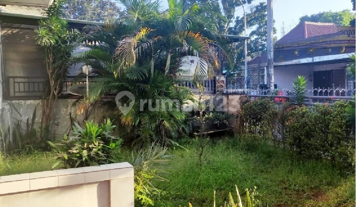 Rumah bisa untuk Usaha di Jalan Boulevard Kencana Loka, BSD Tangsel