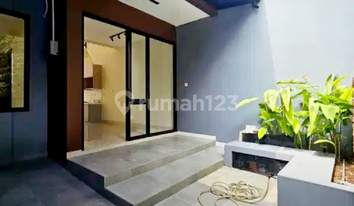 Rumah 2 Lantai Di Kencana Loka Bsd Tangsel