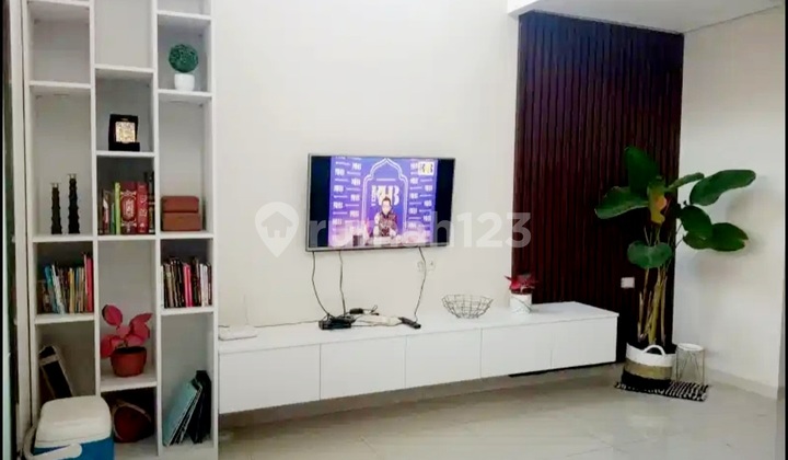 Nice, Affordable, Ready-to-Live House in Villa Dago Pamulang Tangsel