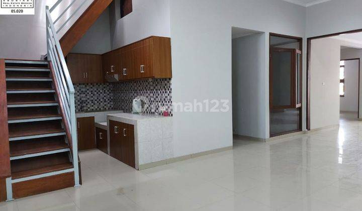 Jual Rumah Bagus 1man Dlm Cluster Di Cherry Field, Ciganitri Bandung 1