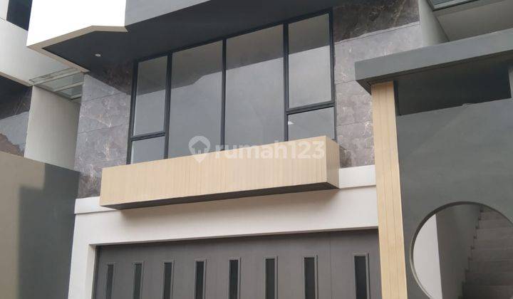 Jual Rumah Baru 3 Lantai Siap Huni di Setraduta Bandung 1