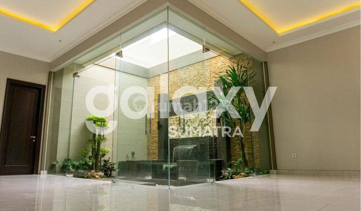 Rumah 2.5 Lantai Bagus SHM di East Emerald Mansion , Surabaya 2