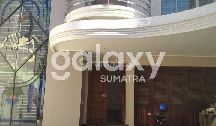 Rumah 2 Lantai Bagus Unfurnished di Jl. Walikota Mustajab, Surabaya 2