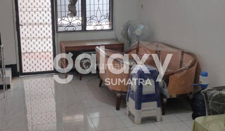 Rumah 2 Lantai Bagus Semi Furnished di Lebak Indah Mas, Surabaya 2