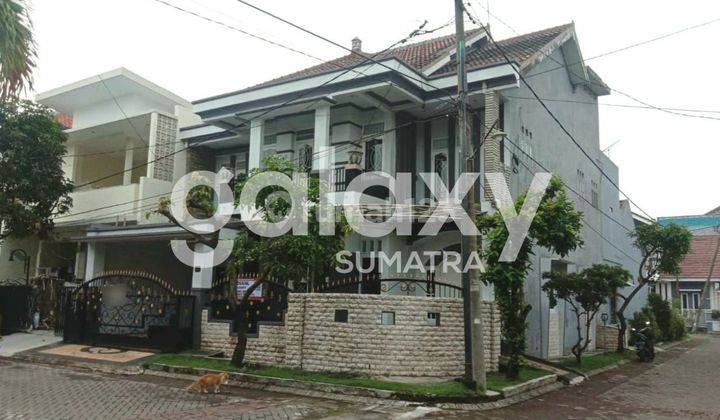 Rumah Besar Hook 2 Lantai di Delta Sari Baru, Sidoarjo 1