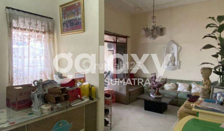 Rumah Bagus Furnished SHM di Lebak Indah Utara, Surabaya 2