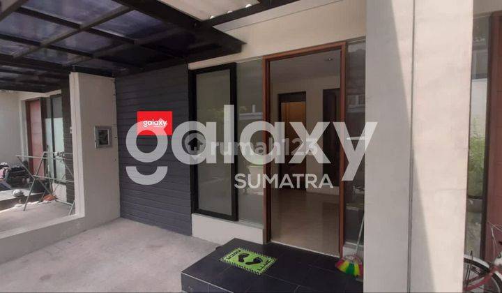 Rumah 1.5 Lantai di North West Hill Citraland  2