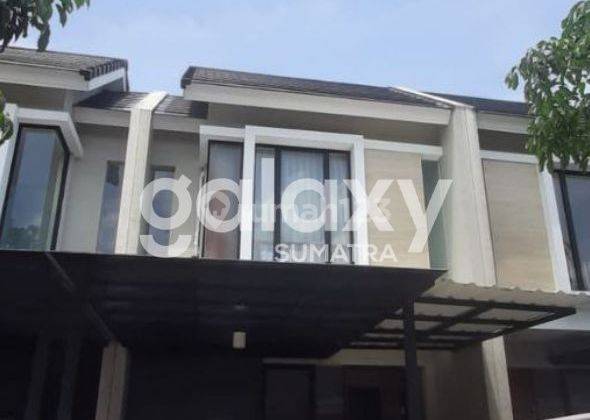 Rumah 1.5 Lantai di North West Hill Citraland  1