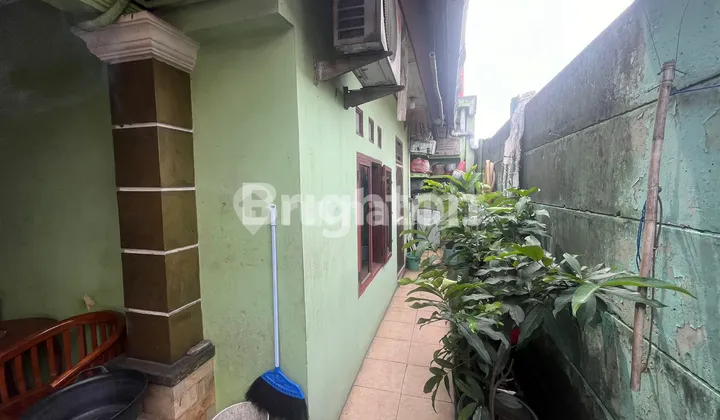 For Sale House + 3 Rentalshouse + 3 rentals 2