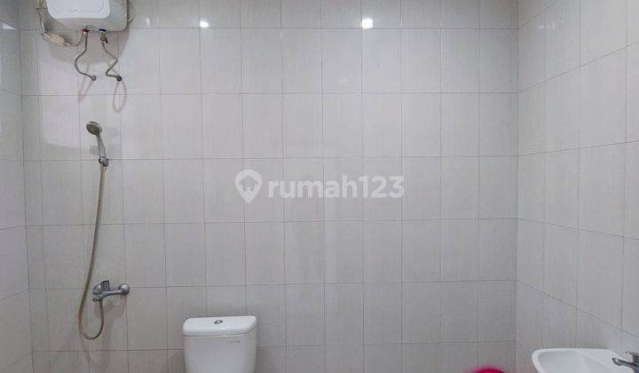 **RUMAH SIAP HUNI 2 LANTAI 3 AC 2 WATER HEATER DI TAMAN COSMOS KEDOYA COCOK UNTUK TINGGAL DAN USAHA** 6