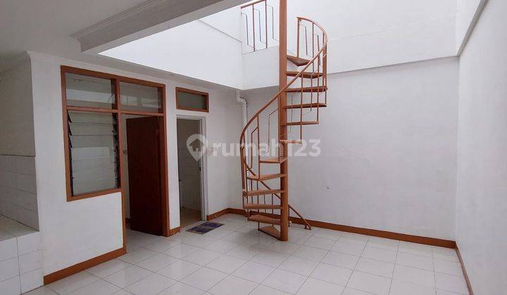 **RUMAH SIAP HUNI 2 LANTAI 3 AC 2 WATER HEATER DI TAMAN COSMOS KEDOYA COCOK UNTUK TINGGAL DAN USAHA** 25