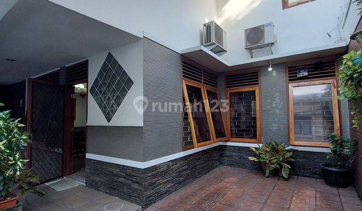 ** Rumah 2 Lantai di Tomang SHM Sudah Renovasi** 2