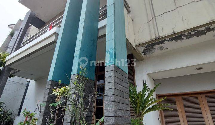 ** Rumah Bangunan Lama Di Duri Kepa 3 Lantai Butuh Renovasi Row Jalan 2 Mobil** 2