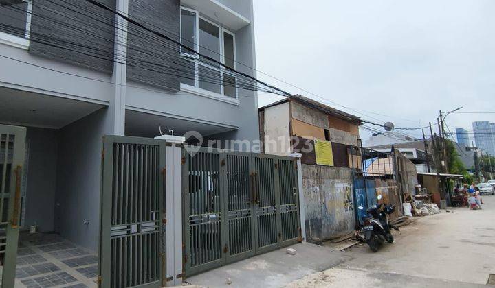 ** Rumah Baru di Duri kepa 2.5 Lantai Row Jalan 2 Mobil** 1