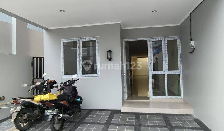 ** Rumah Baru di Duri Kepa 2.5 Lantai Row Jalan 3 Mobil** 2