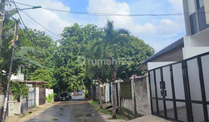 **Rumah Baru 3 Lantai di Kedoya Row Jalan 2 Mobil Lega** 2