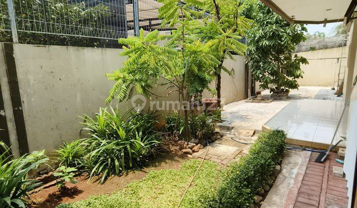 ** Rumah di Taman Kedoya Baru 2 Lantai Row Jalan 3 Mobil** 2