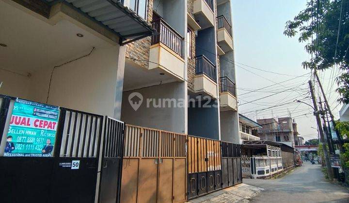 **rumah 3 Lantai Di Cengkareng Sudah Renovasi** 2