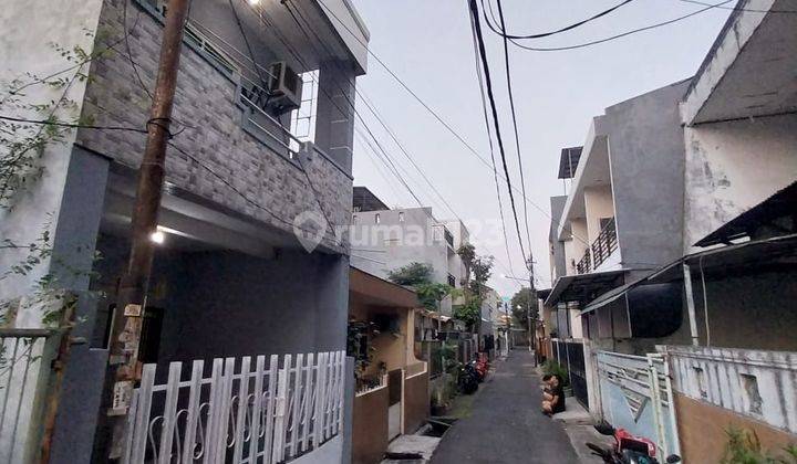 **Rumah 2 Lantai Bagus Area Duri Kepa** 2