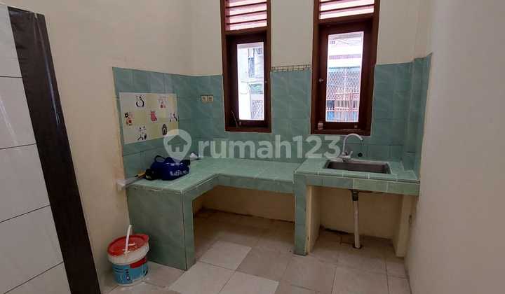 ** Rumah Teluk Gong Rapih 3 Lantai** 2