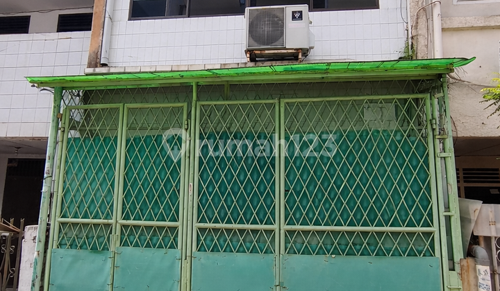 3-Story Ready-to-Occupy House in Angke Tambora, West Jakarta