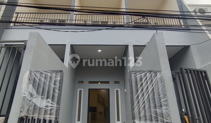 Rumah Baru Duri Kepa 1 Unit Lagi Lokasi Strategis 3.5 Lantai