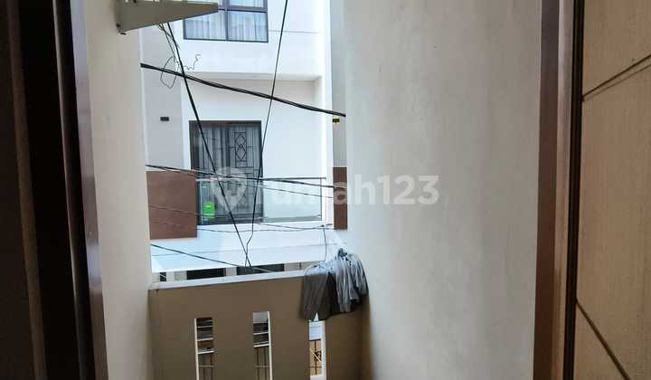 Ready-to-Occupy 3-Story House in Tanjung Duren 2