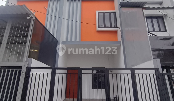 Rumah Baru di Tanjung Duren 1 Unit Lagi Akses Jalan 2 Mobil