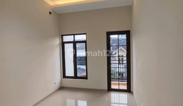 **1 Unit Rumah Baru 3 Lantai Di Taman Cosmos Kedoya Jakbar** 2