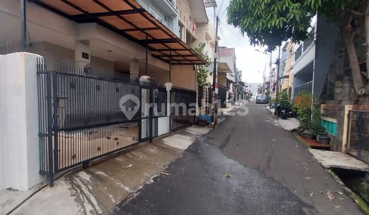 Rumah Area Tomang Lingkungan Aman Tenang Cocok untuk Tinggal 2
