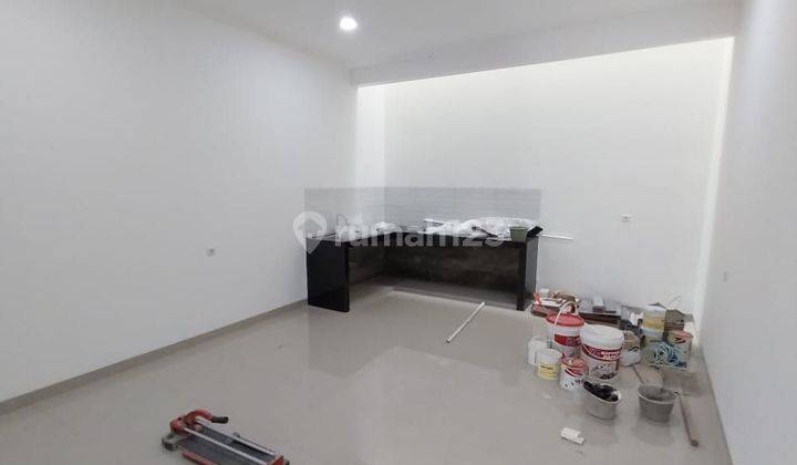 **rumah 3 Lantai Bagus Selatan** 2