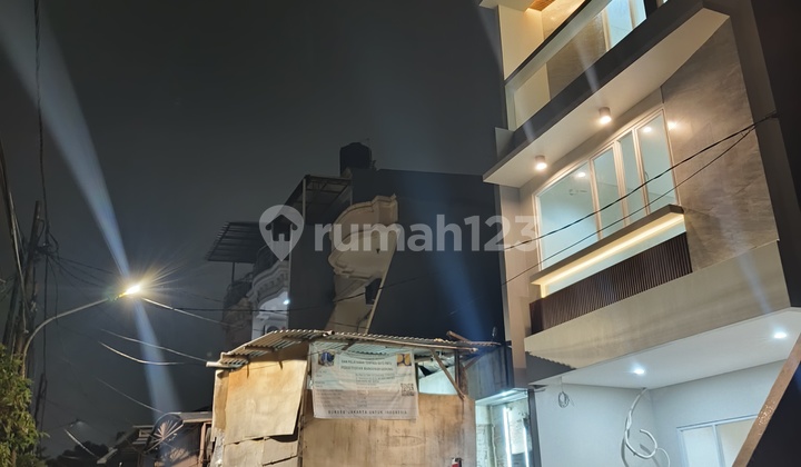 New 3-Storey House in Duri Kepa, Minimalist Modern Style 2