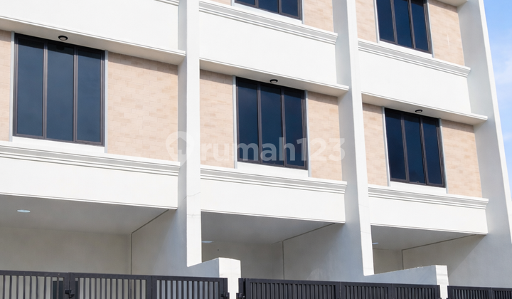 3 Units of New 3-Story Houses in Tanjung Duren, West Jakarta, Double Car Row. 3 Units of New 3-Story Houses in Tanjung Duren, West Jakarta, Double Car Row.