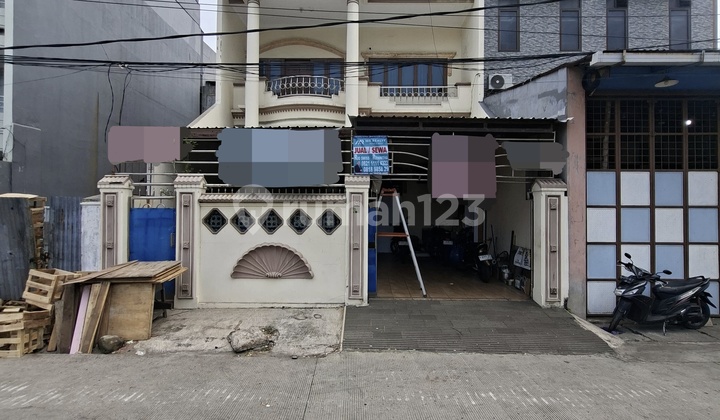 Rumah Daerah Tambora Jakbar Cocok untuk Tinggal dan Usaha dan Bebas Banjir Rumah Daerah Tambora Jakbar Cocok untuk Tinggal dan Usaha dan Bebas Banjir