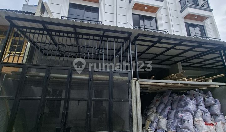 Rumah Baru 4 Lantai Bagus di Duri Kepa Area Rumah Baru 4 Lantai Bagus di Duri Kepa Area