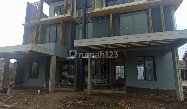 Rumah 3 Lantai Ada Club House Dekat Pusat Perbelanjaan 2